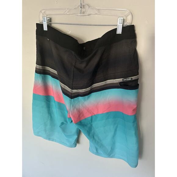 rip curl mirage boardshorts Size 31 - Picture 3 of 3